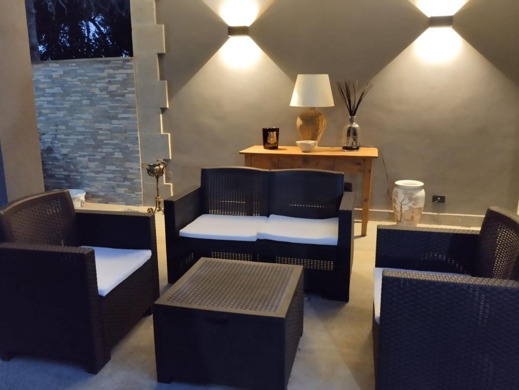 Delightful Stylish House With Private Garden Close To Downtown Semesterbostad